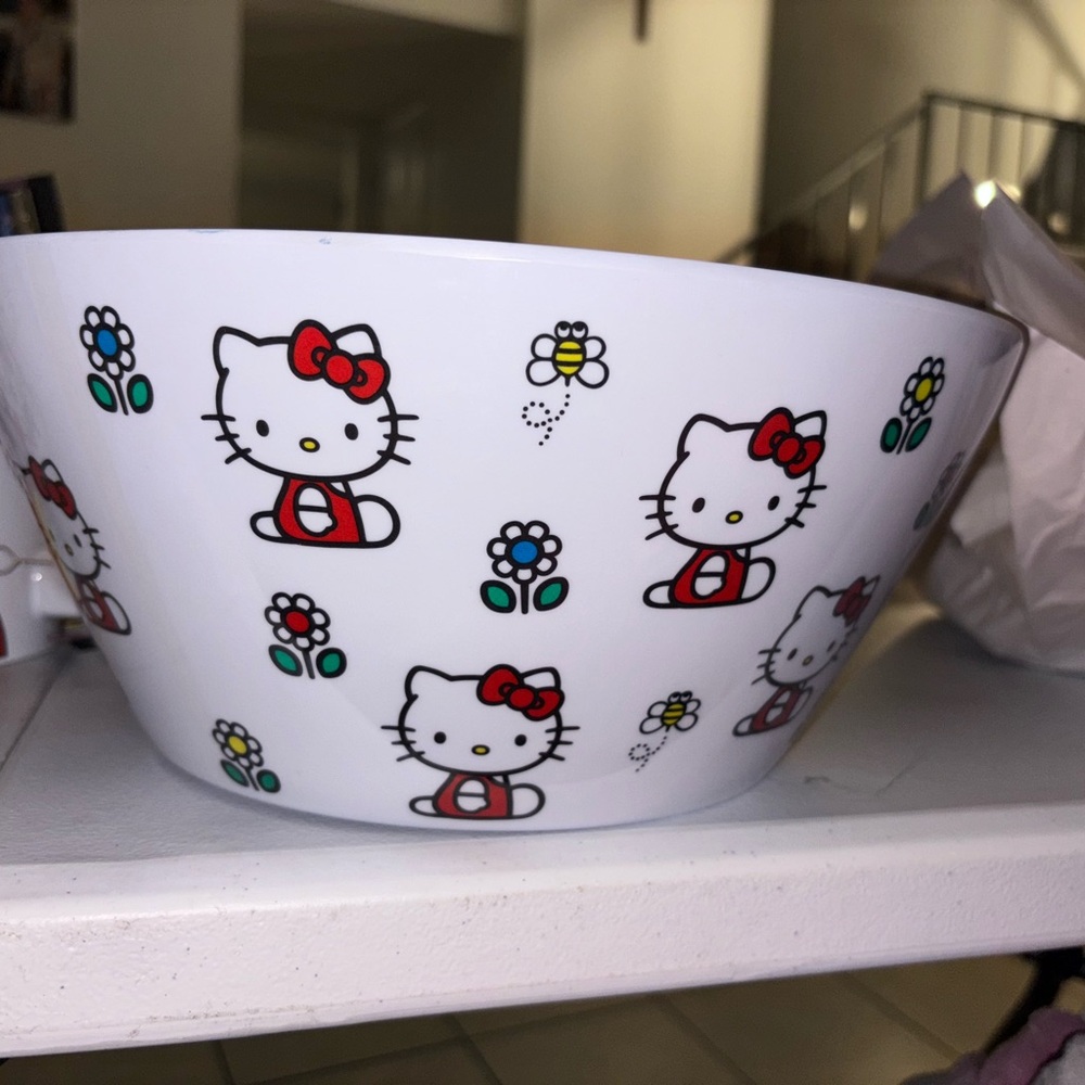 Hello kitty bowl